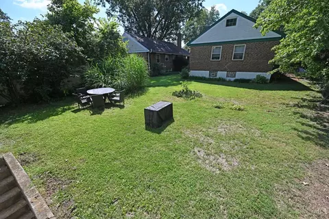 Exterior - 3301 Maplecrest Pl, Cincinnati, OH 45209 photo 4 of 7