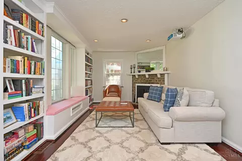 Living - 3301 Maplecrest Pl, Cincinnati, OH 45209 photo 2 of 6