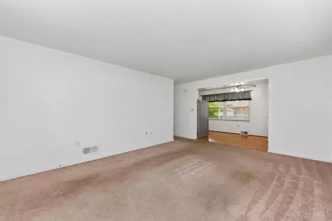 8454 Donna Ln, Cincinnati, OH 45236 photo 5