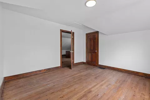 Bedroom - 1114 Winfield Ave, Cincinnati, OH 45205 photo 6 of 6