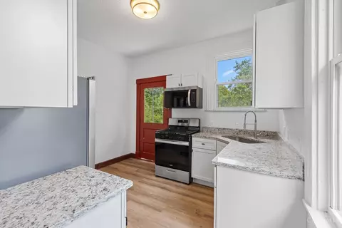 Kitchen - 1114 Winfield Ave, Cincinnati, OH 45205 photo 2 of 4