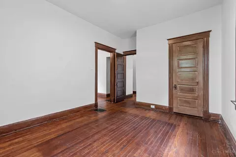 Bedroom - 1114 Winfield Ave, Cincinnati, OH 45205 photo 2 of 6