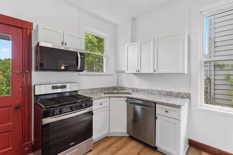 Kitchen - 1114 Winfield Ave, Cincinnati, OH 45205 photo 4 of 4