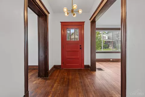 Entry Way - 1114 Winfield Ave, Cincinnati, OH 45205 photo 1 of 1