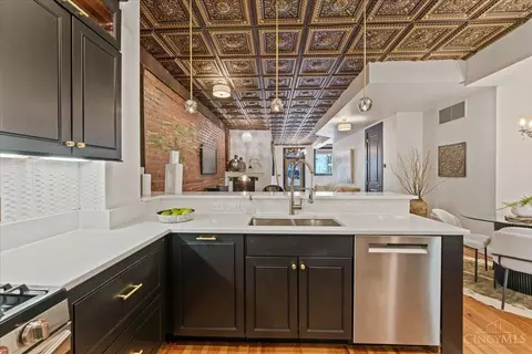 Kitchen - 1302 Main St, Cincinnati, OH 45202 photo 5 of 9