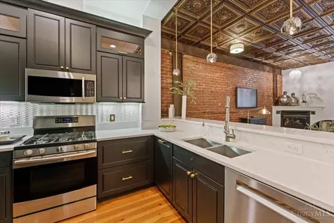Kitchen - 1302 Main St, Cincinnati, OH 45202 photo 4 of 9