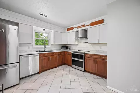 Kitchen - 2782 Lair Rd, Pleasant Plain, OH 45162 photo 3 of 3