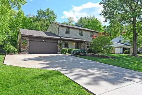 871 Meadow Ridge Dr, Cincinnati, OH 45245