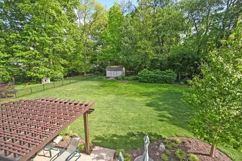 Exterior - 871 Meadow Ridge Dr, Cincinnati, OH 45245 photo 2 of 8