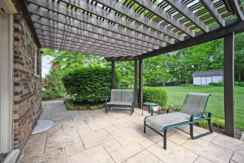 Exterior - 871 Meadow Ridge Dr, Cincinnati, OH 45245 photo 6 of 8