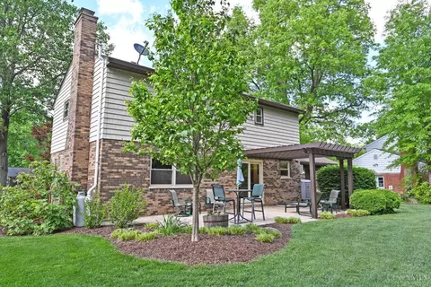 Exterior - 871 Meadow Ridge Dr, Cincinnati, OH 45245 photo 3 of 8