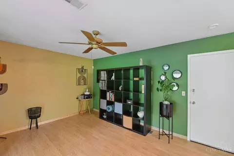 Living - 9613 Kosta Dr, Cincinnati, OH 45231 photo 3 of 4