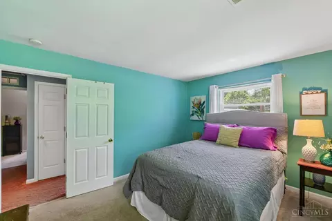 Bedroom - 9613 Kosta Dr, Cincinnati, OH 45231 photo 1 of 7