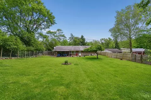Exterior - 9613 Kosta Dr, Cincinnati, OH 45231 photo 9 of 13