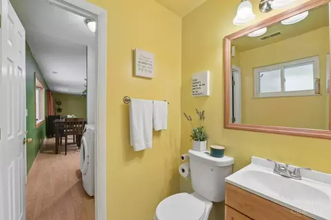 Bath - 9613 Kosta Dr, Cincinnati, OH 45231 photo 1 of 4