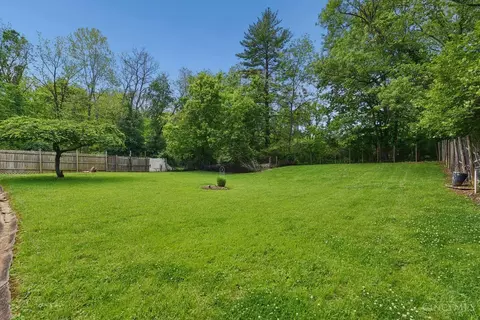 Exterior - 9613 Kosta Dr, Cincinnati, OH 45231 photo 12 of 13