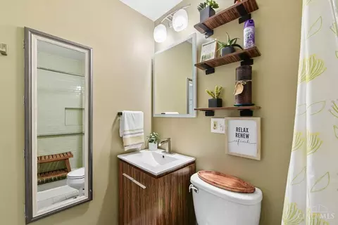 Bath - 9613 Kosta Dr, Cincinnati, OH 45231 photo 4 of 4