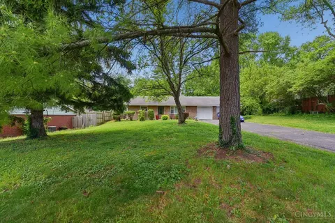 Exterior - 9613 Kosta Dr, Cincinnati, OH 45231 photo 3 of 13