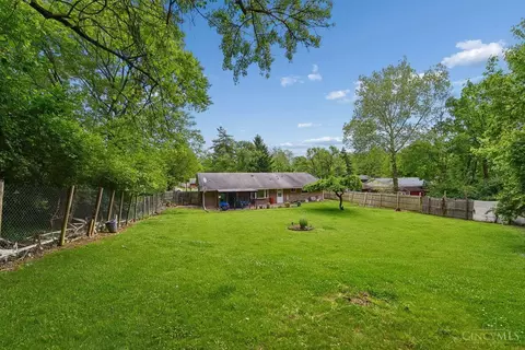 Exterior - 9613 Kosta Dr, Cincinnati, OH 45231 photo 8 of 13