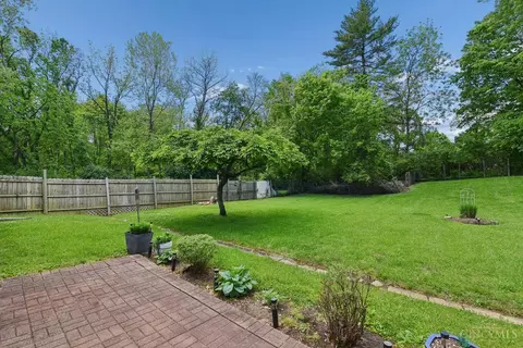 Exterior - 9613 Kosta Dr, Cincinnati, OH 45231 photo 6 of 13