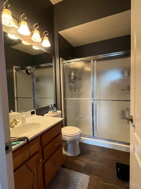 Bath - 7750 Bridge Point Dr, Cincinnati, OH 45248 photo 2 of 2