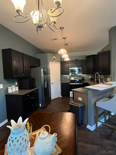 Kitchen - 7750 Bridge Point Dr, Cincinnati, OH 45248 photo 4 of 4