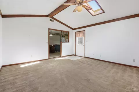 Living - 6 Arrowhead Ct, Harrison, OH 45030 photo 6 of 7