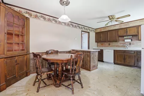 Dining - 6 Arrowhead Ct, Harrison, OH 45030 photo 2 of 2