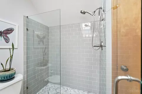 Bath - 6818 Merwin Ave, Cincinnati, OH 45227 photo 5 of 5