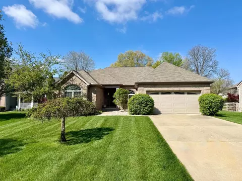 3653 Legend Oaks Dr, Amelia, OH 45102
