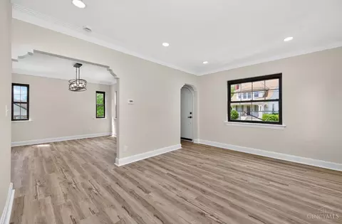 Living - 4229 Harding Ave, Cheviot, OH 45211 photo 3 of 4