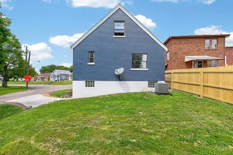 Exterior - 4229 Harding Ave, Cheviot, OH 45211 photo 10 of 11