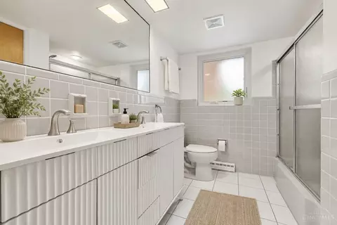 Bath - 3635 Donegal Dr, Cincinnati, OH 45236 photo 1 of 1