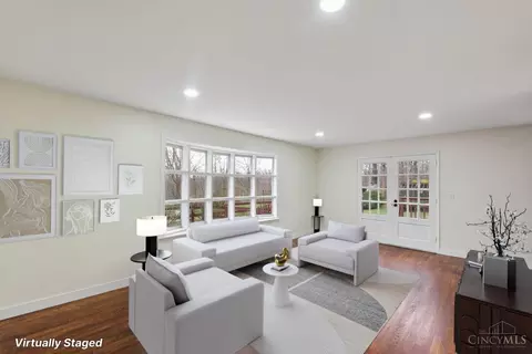 Living - 357 Meadowcrest Rd, Cincinnati, OH 45231 photo 2 of 7