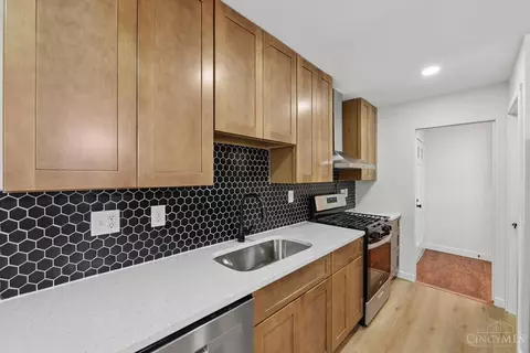 Kitchen - 357 Meadowcrest Rd, Cincinnati, OH 45231 photo 2 of 3