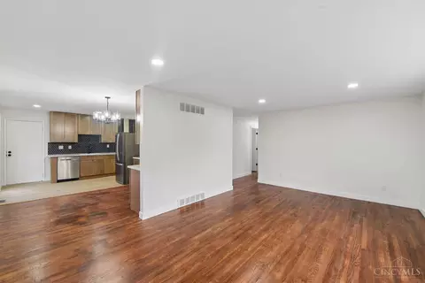 Living - 357 Meadowcrest Rd, Cincinnati, OH 45231 photo 6 of 7