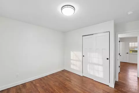 Bedroom - 357 Meadowcrest Rd, Cincinnati, OH 45231 photo 4 of 10