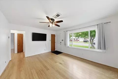 Living - 4314 Williams Ave, Cincinnati, OH 45236 photo 2 of 2