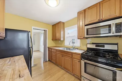 Kitchen - 4314 Williams Ave, Cincinnati, OH 45236 photo 2 of 2