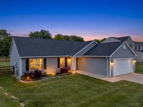2386 Vista Lake Dr, Batavia, OH 45103