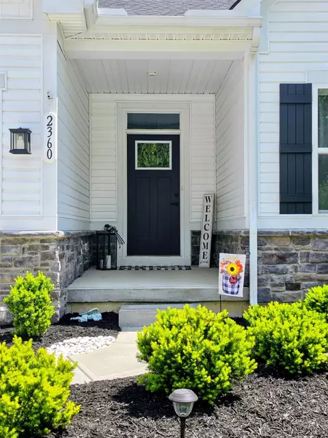 Exterior - 2360 Streamside Dr, Batavia, OH 45103 photo 5 of 7