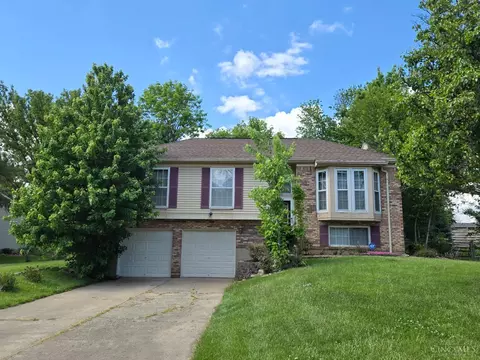 5686 Farm Field Dr, Mason, OH 45040