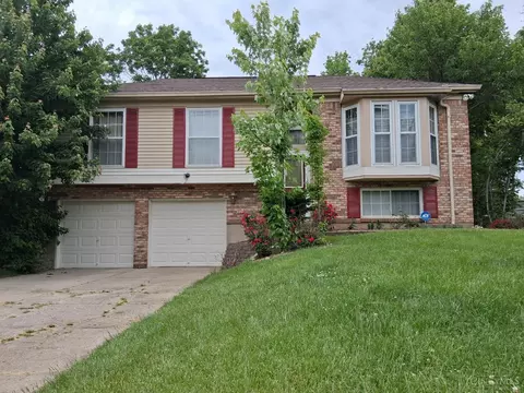 5686 Farm Field Dr, Mason, OH 45040