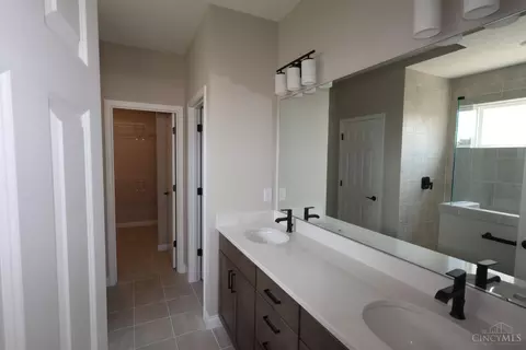 Bath - 195 Tilly Ct, Springboro, OH 45066 photo 1 of 5