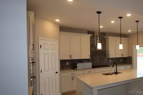 Kitchen - 195 Tilly Ct, Springboro, OH 45066 photo 2 of 2