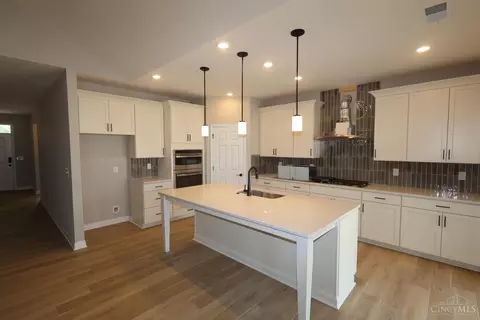 Kitchen - 195 Tilly Ct, Springboro, OH 45066 photo 2 of 2