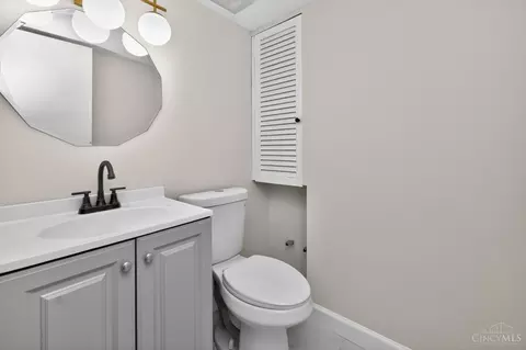 Bath - 11424 Riga Ct, Forest Park, OH 45240 photo 5 of 6