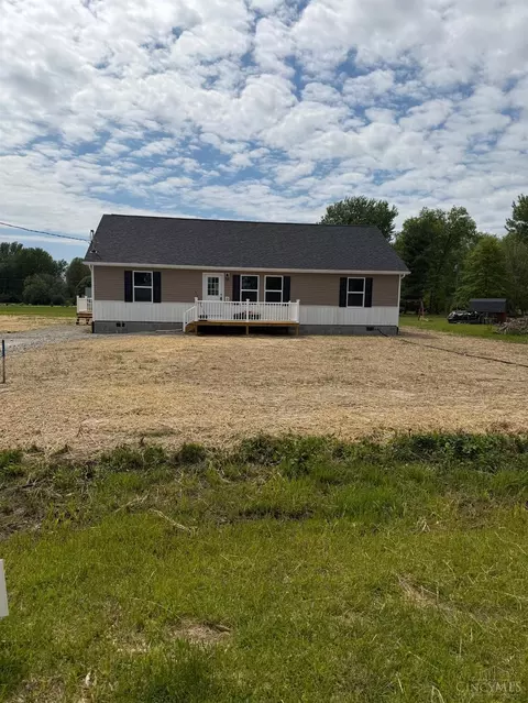 438 Lorelei Dr, Fayetteville, OH 45118