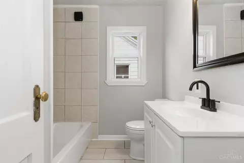 Bath - 204 Grandin Dr, Georgetown, OH 45121 photo 1 of 3