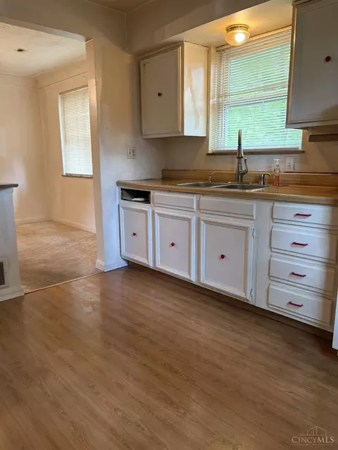 Kitchen - 3880 Bennett Rd, Cincinnati, OH 45245 photo 3 of 3